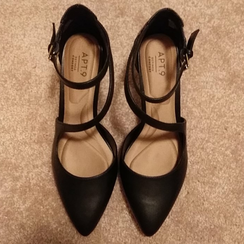 Shoe - Picture 2 of 8